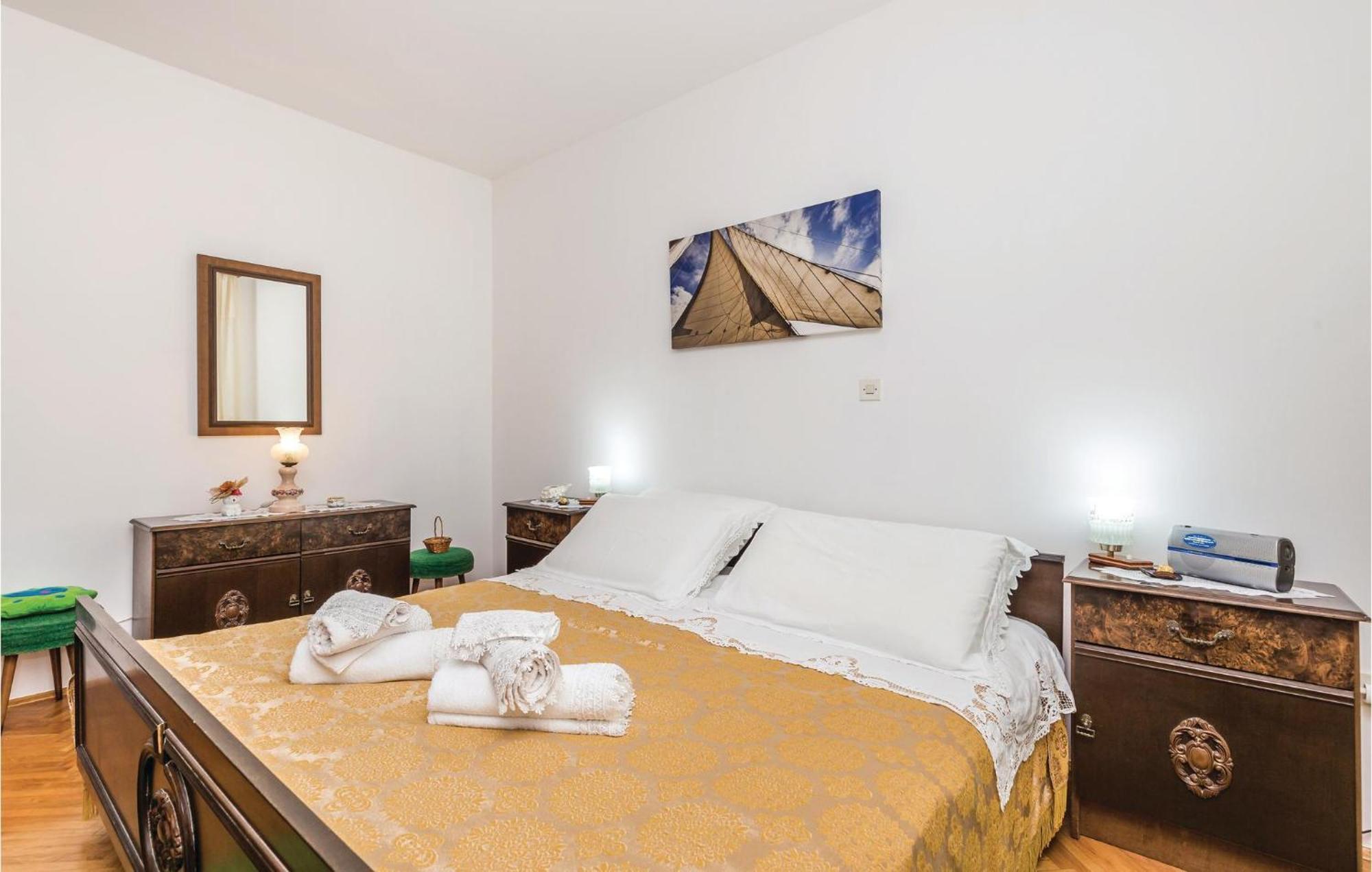 Nice apartment in Lovran with 2 Bedrooms&WiFi Buitenkant foto