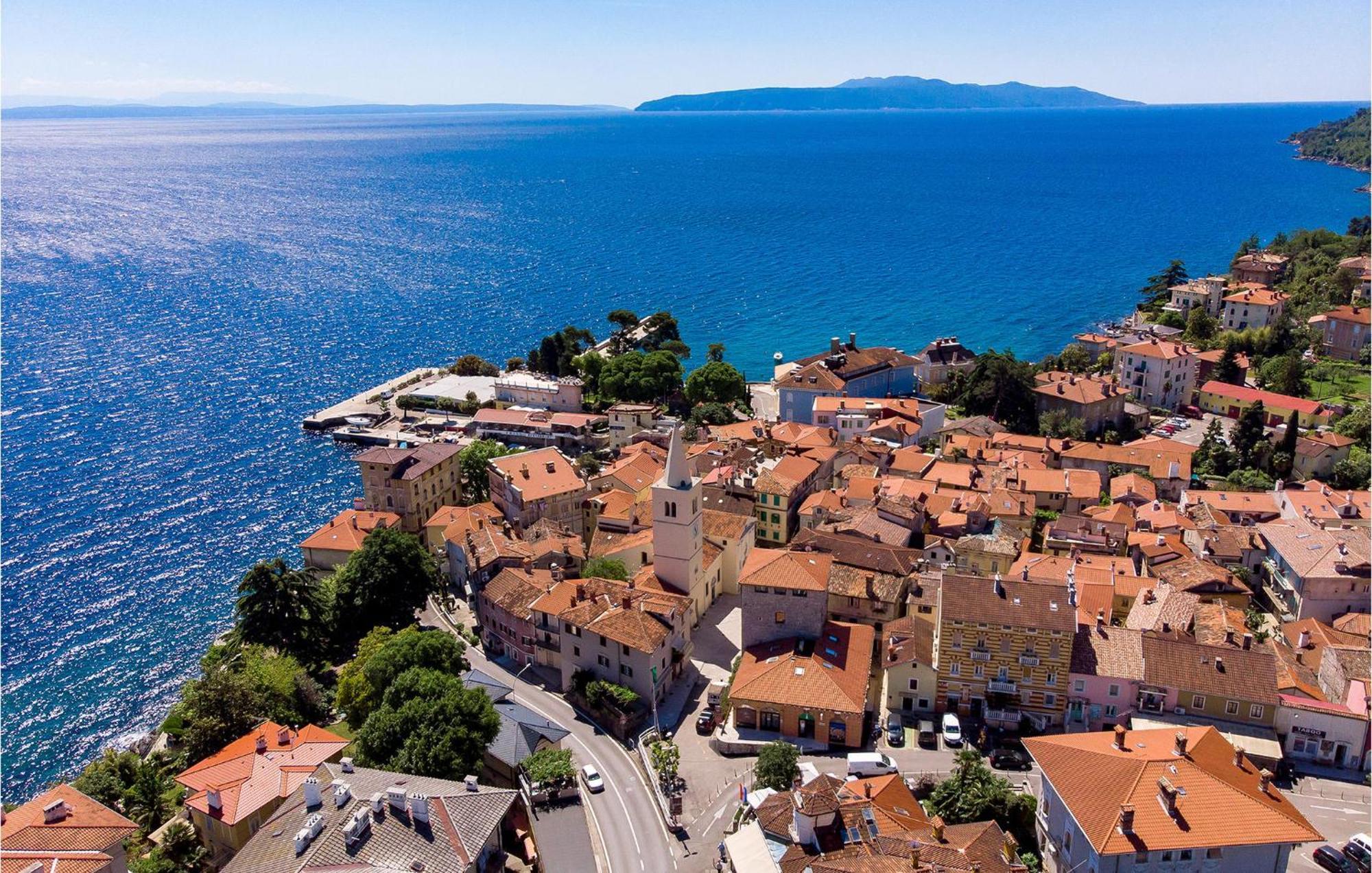 Nice apartment in Lovran with 2 Bedrooms&WiFi Buitenkant foto