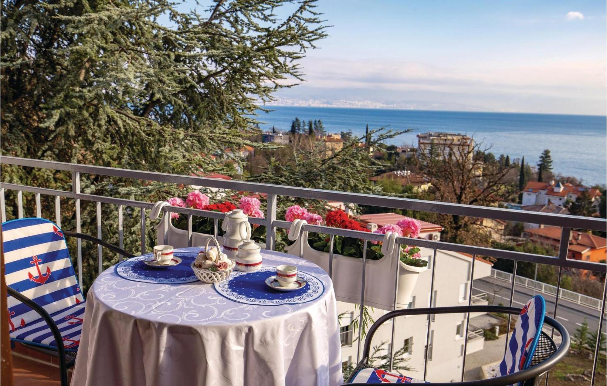 Nice apartment in Lovran with 2 Bedrooms&WiFi Buitenkant foto