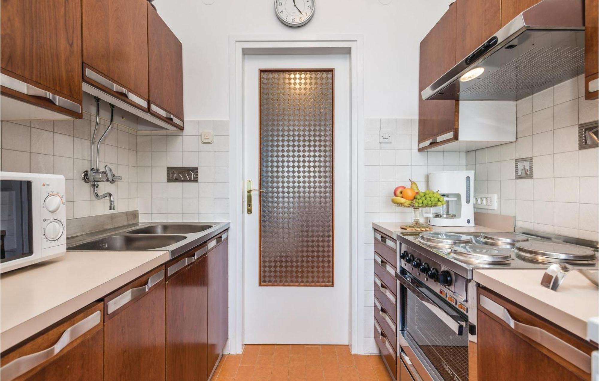 Nice apartment in Lovran with 2 Bedrooms&WiFi Buitenkant foto