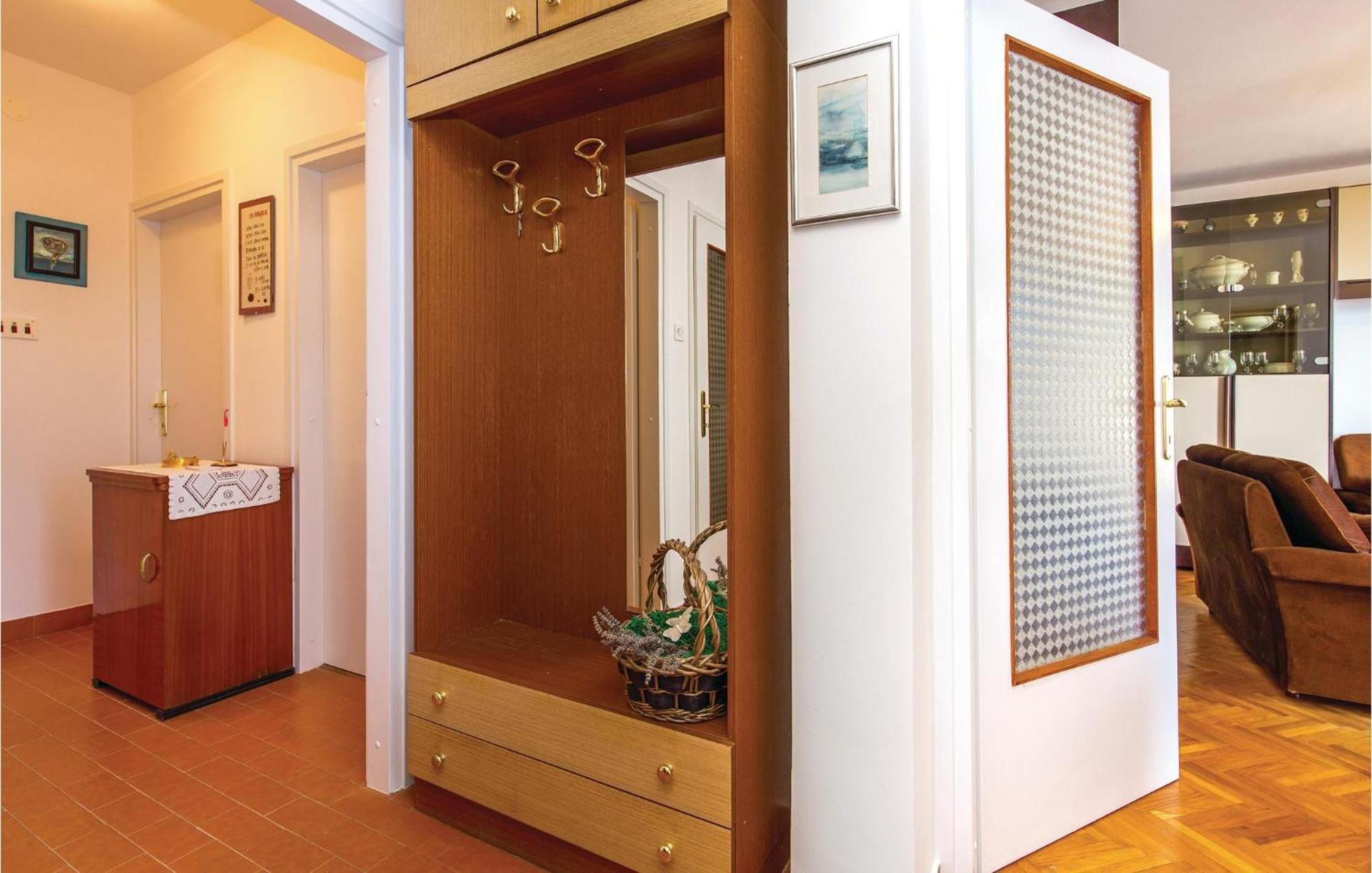 Nice apartment in Lovran with 2 Bedrooms&WiFi Buitenkant foto