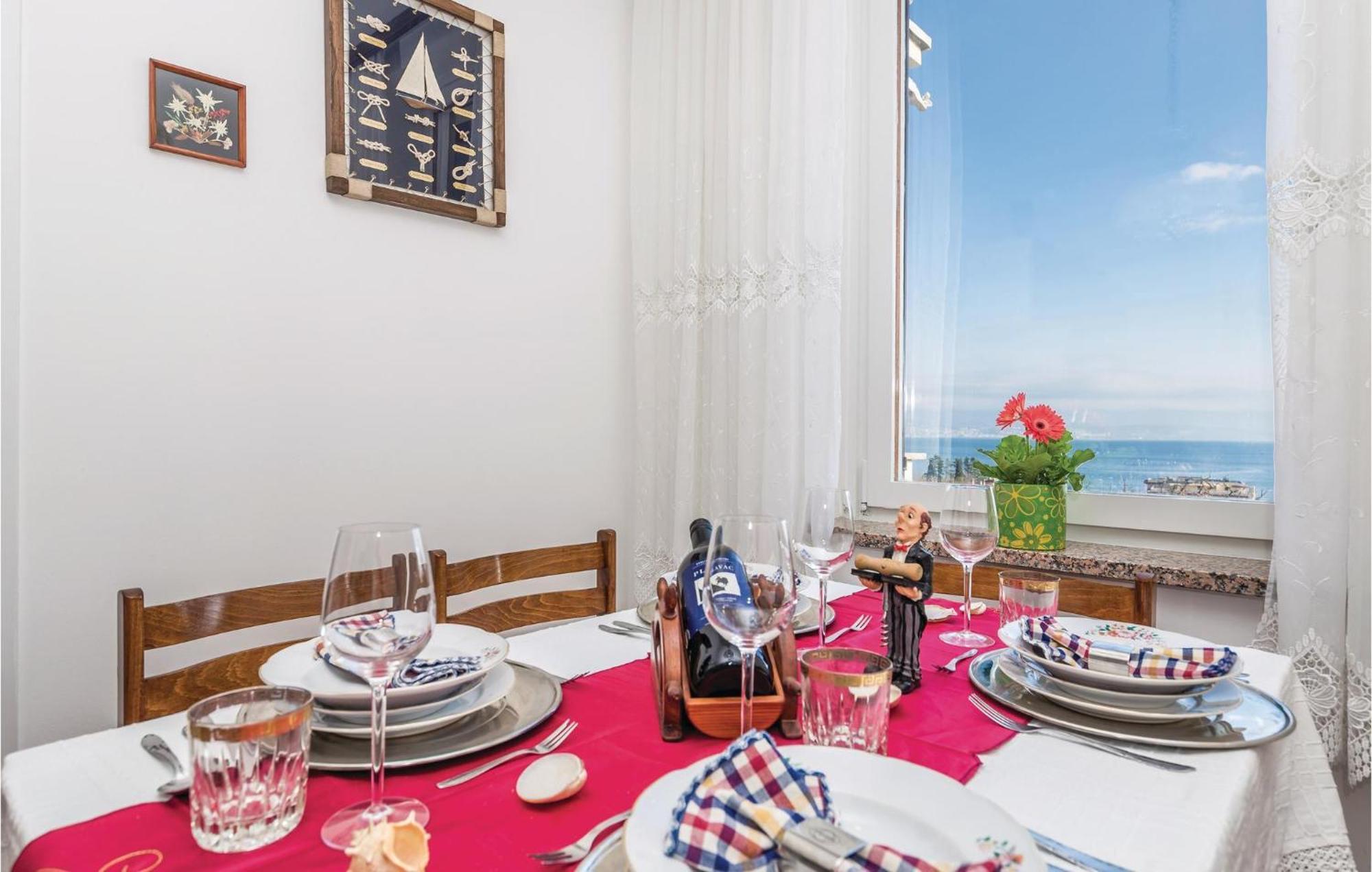 Nice apartment in Lovran with 2 Bedrooms&WiFi Buitenkant foto