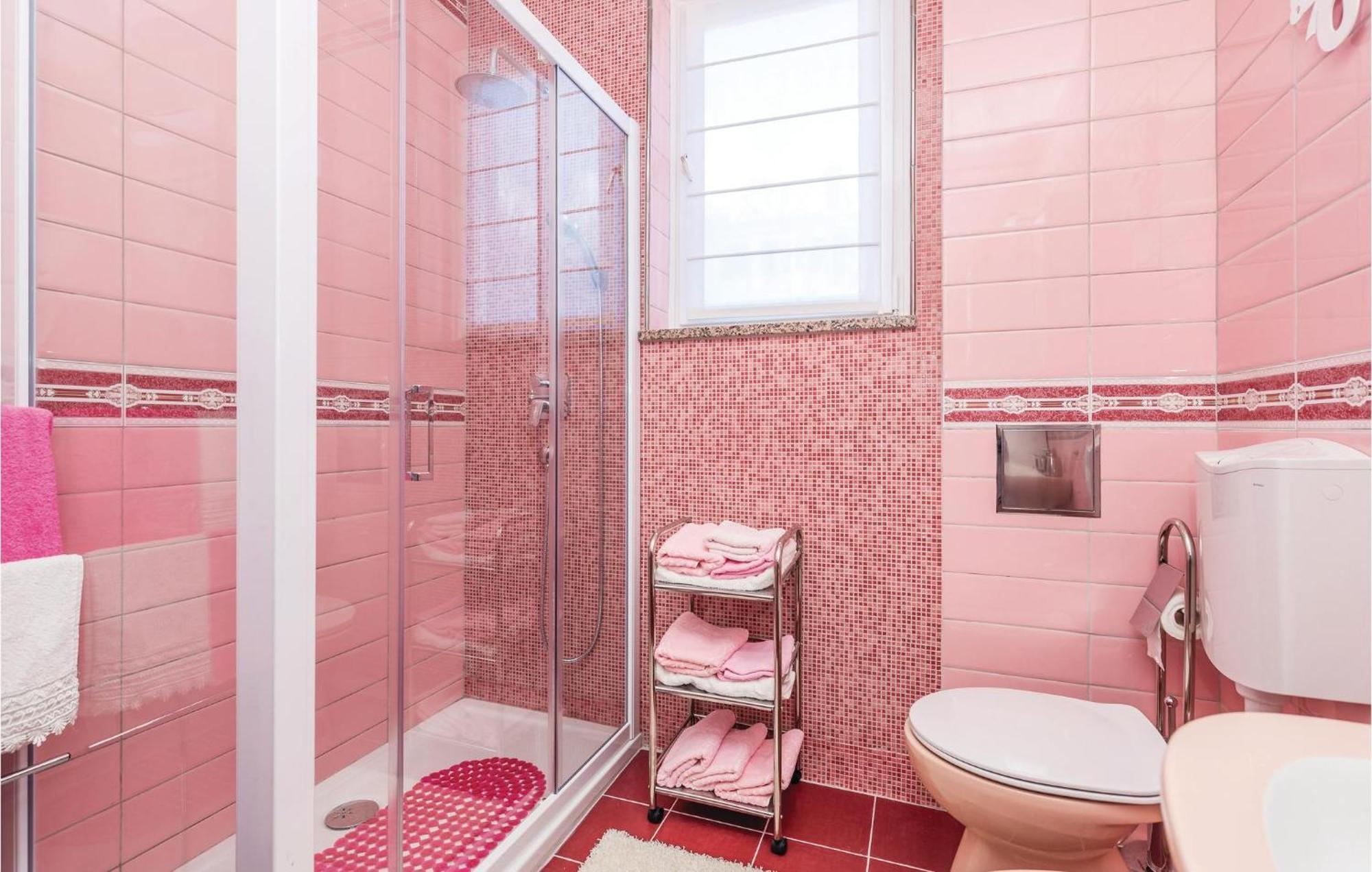 Nice apartment in Lovran with 2 Bedrooms&WiFi Buitenkant foto