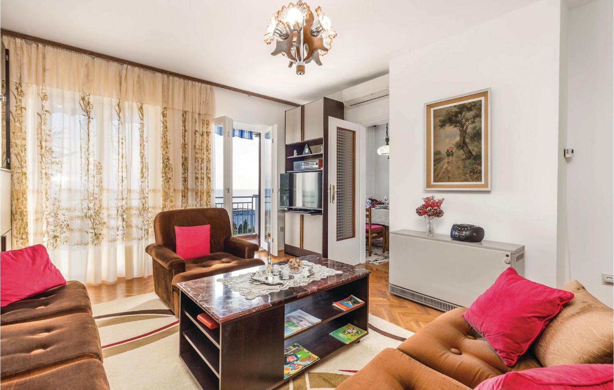 Nice apartment in Lovran with 2 Bedrooms&WiFi Buitenkant foto