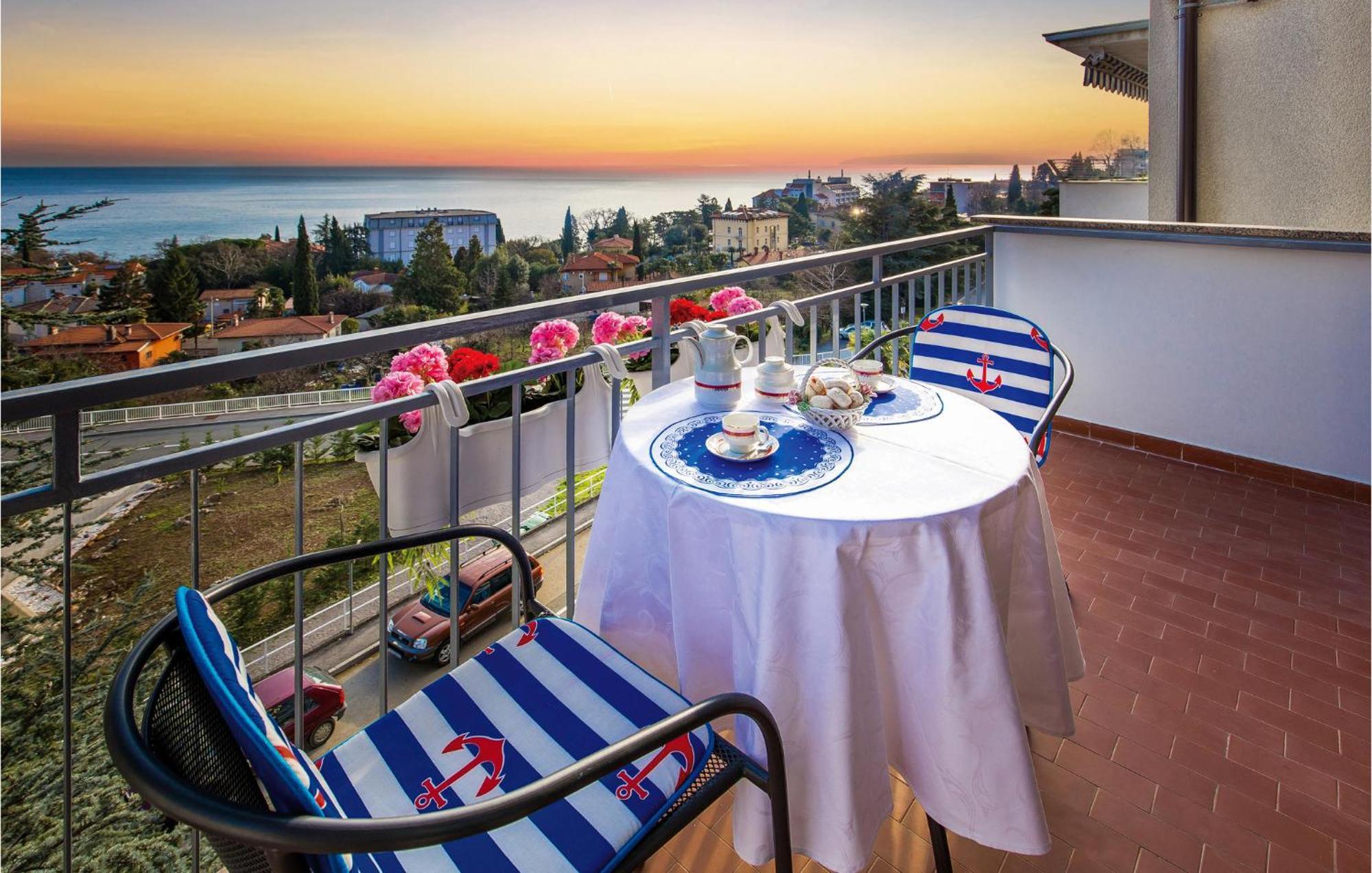 Nice apartment in Lovran with 2 Bedrooms&WiFi Buitenkant foto